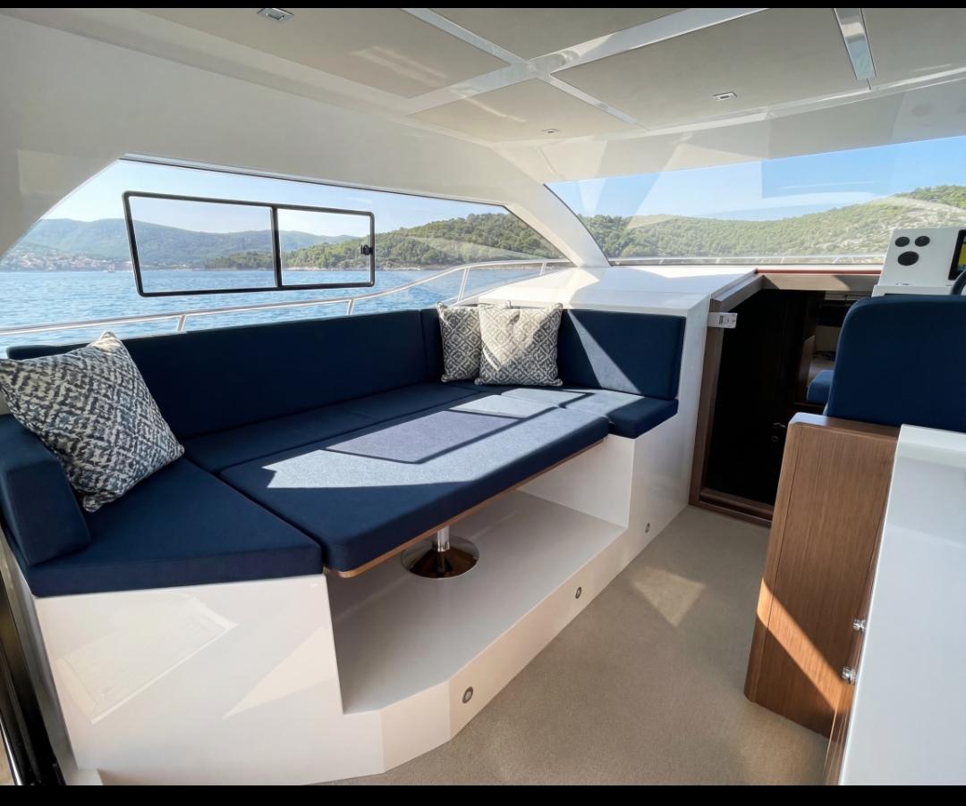 Veltor 1120 Kokpit